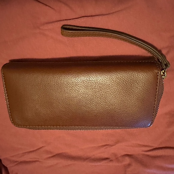 Gently used Fossil wallet - Picture 2 of 4